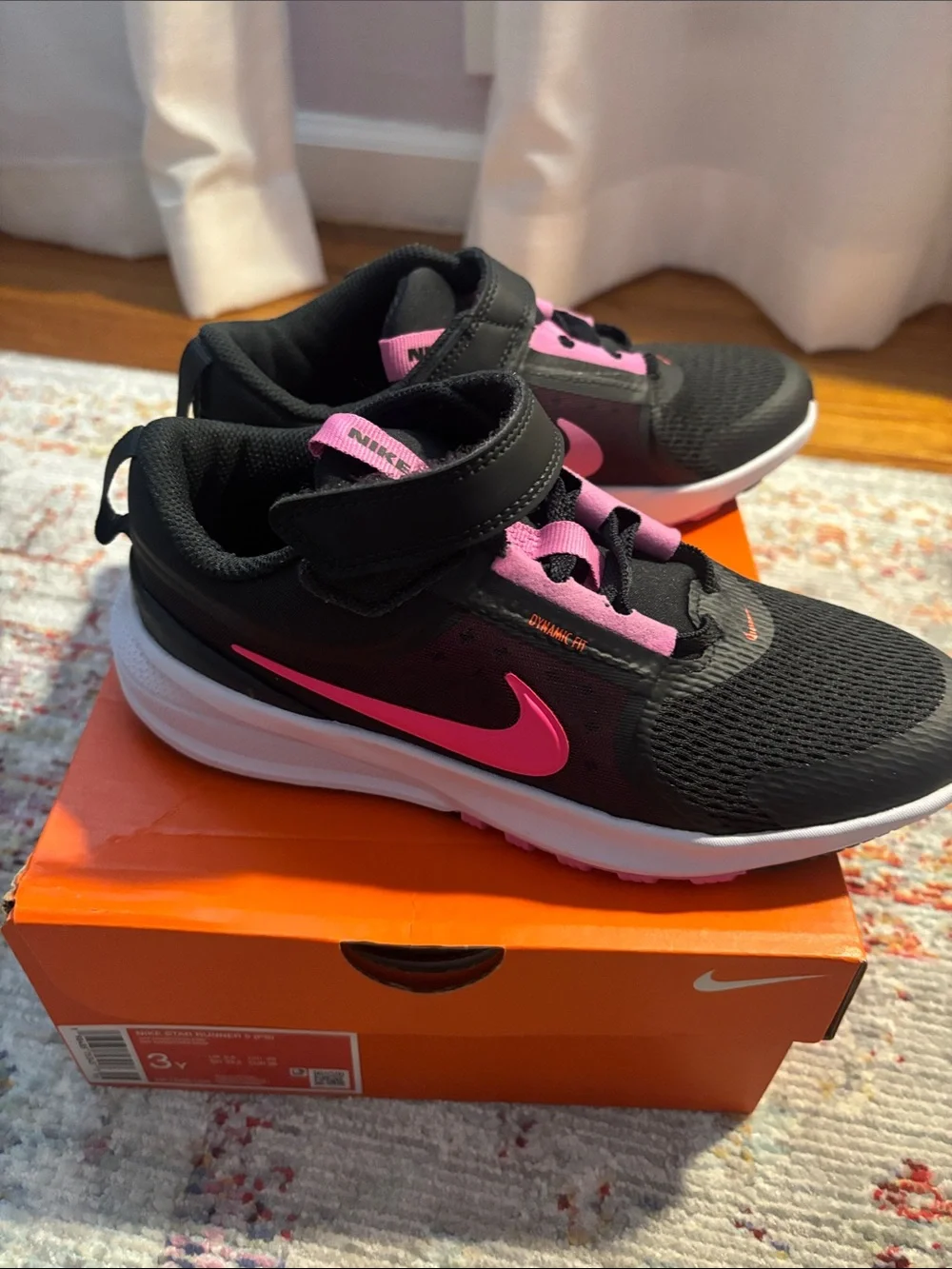 Nike Kids' Black and Pink Sneakers - NEW
